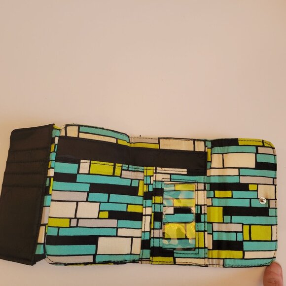 Vera Bradley Floral Wallet With ID Window & Card Slots - Picture 3 of 6